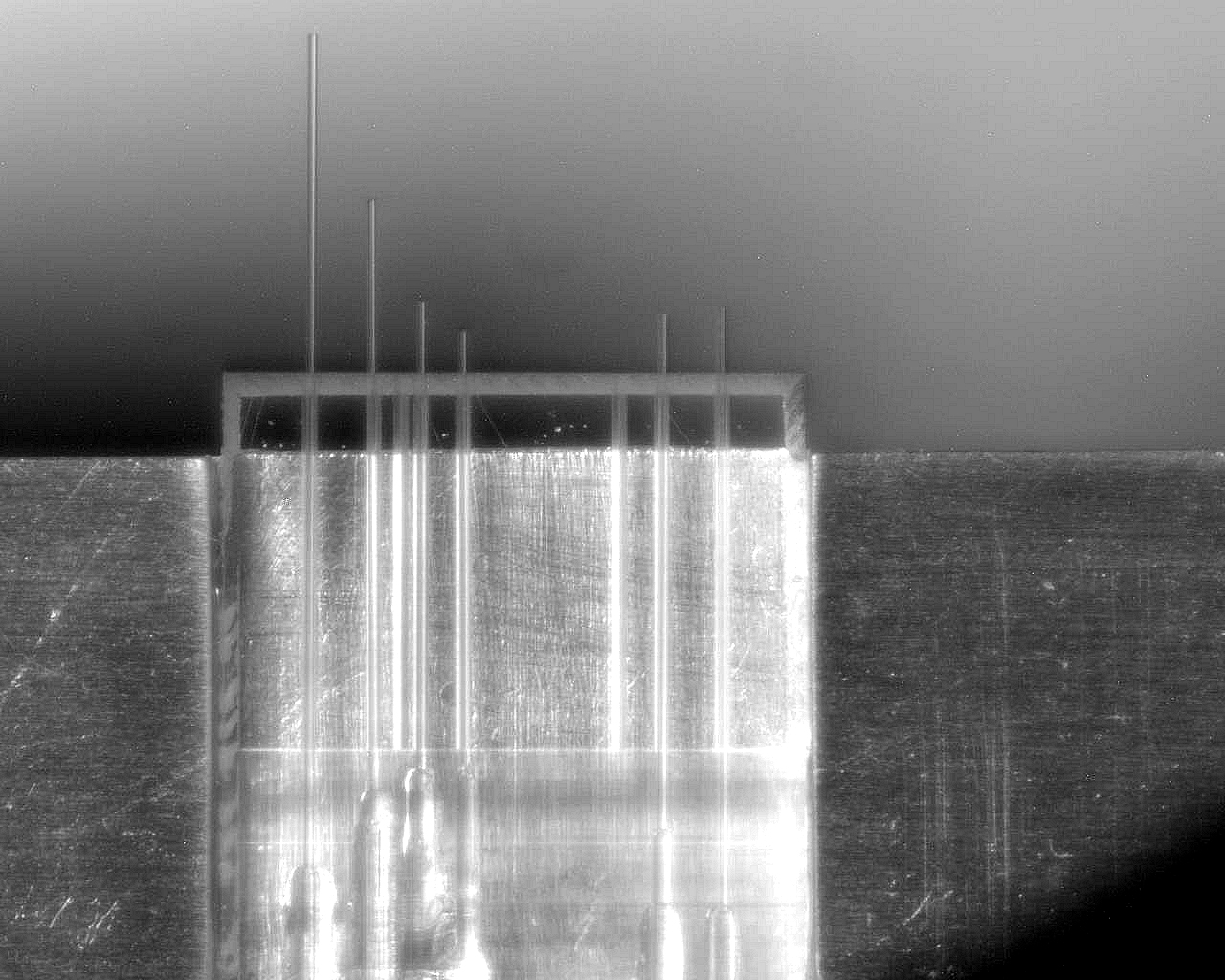 Input fibre array to spectral combiner